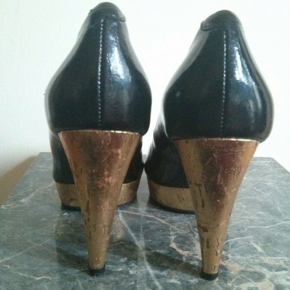 Patent Black & Gold Cork Platform Heels Size 6.5 - Picture 3 of 16